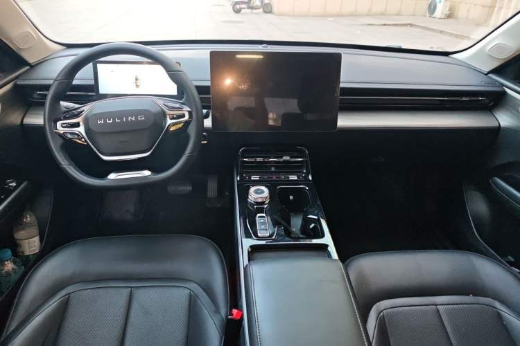 Used Wuling Xingguang 2024 Co-Creation Edition 510 Advanced Model Center Console