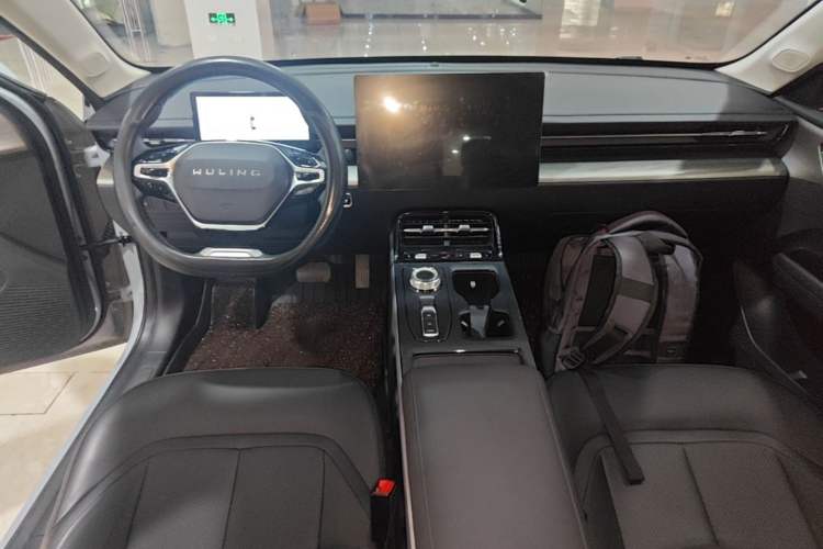 Used Wuling Xingguang 2024 Co-Creation Edition 510 Advanced Model Center Console