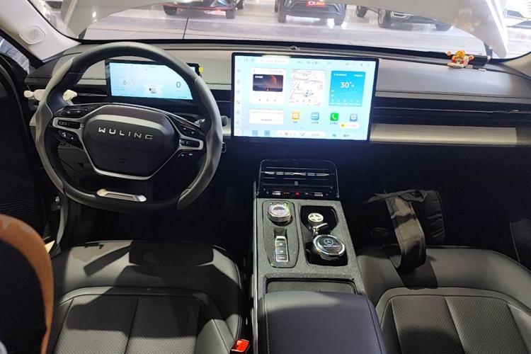 Used Wuling Xingguang 2024 Co-Creation Edition 510 Advanced Model Center Console