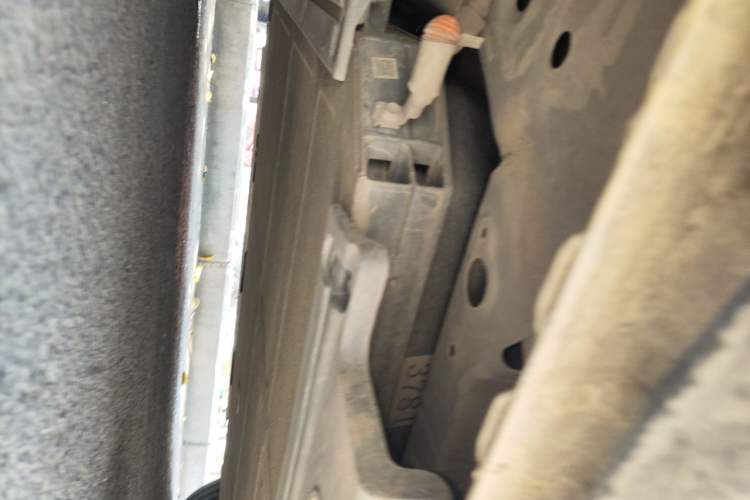 Used Wuling Xingguang 2024 Co-Creation Edition 510 Advanced Model Chassis Front Left