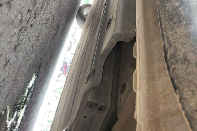 Used Wuling Xingguang 2024 Co-Creation Edition 510 Advanced Model Chassis Front Right