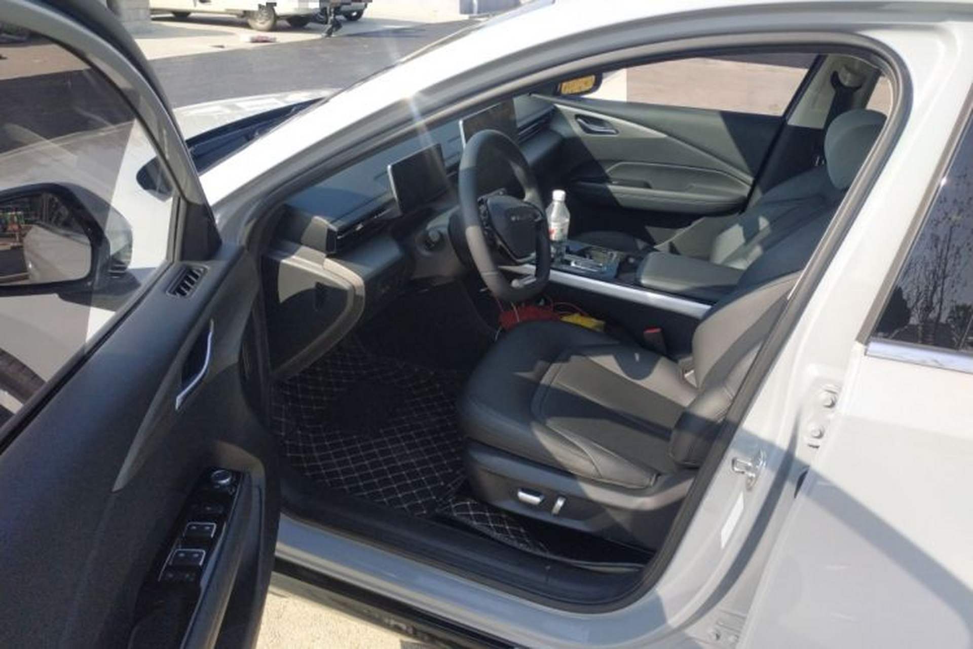 Used Wuling Xingguang 2024 Co-Creation Edition 510 Advanced Model Driver Seat
