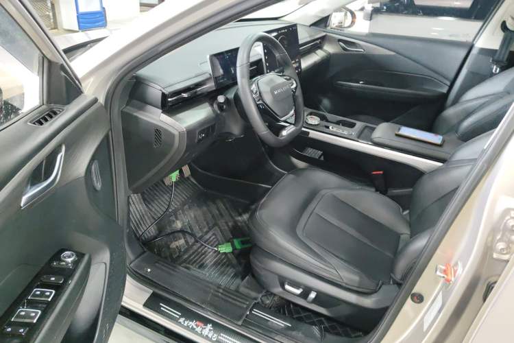 Used Wuling Xingguang 2024 Co-Creation Edition 510 Advanced Model Driver Seat