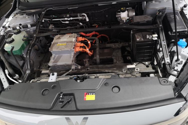 Used Wuling Xingguang 2024 Co-Creation Edition 510 Advanced Model Engine Bay