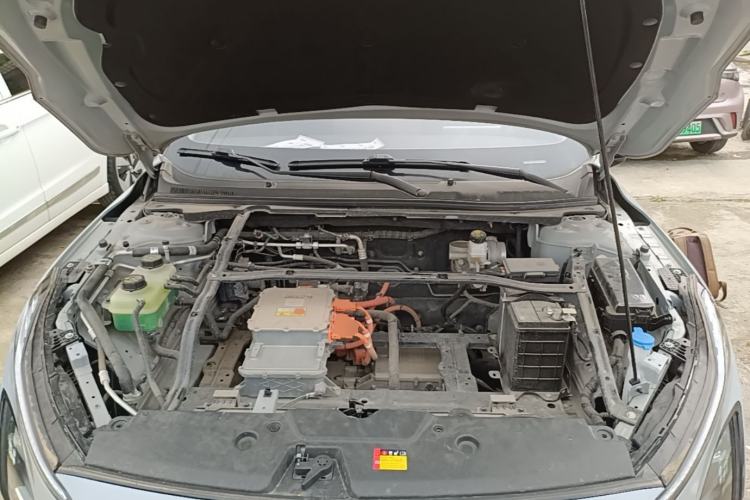 Used Wuling Xingguang 2024 Co-Creation Edition 510 Advanced Model Engine Bay