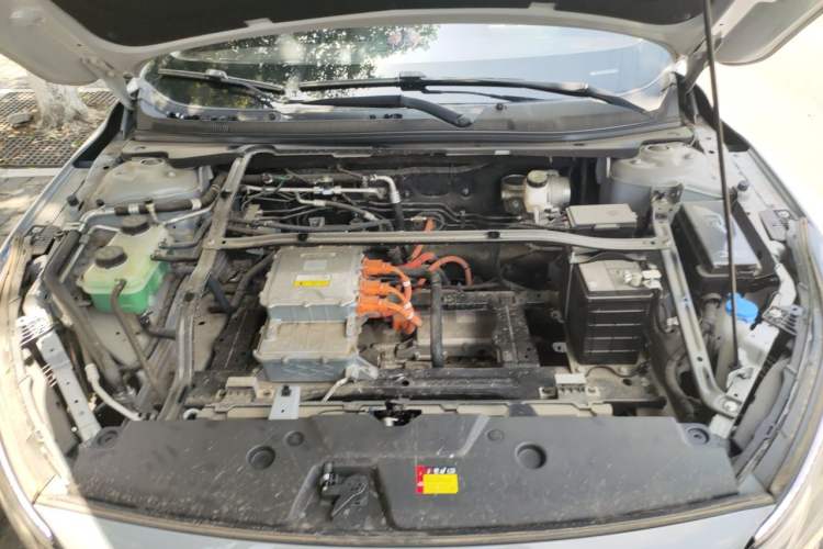 Used Wuling Xingguang 2024 Co-Creation Edition 510 Advanced Model Engine Bay