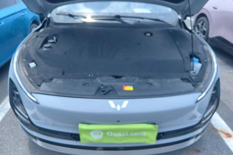 Used Wuling Xingguang 2024 Co-Creation Edition 510 Advanced Model Engine Bay