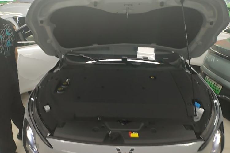 Used Wuling Xingguang 2024 Co-Creation Edition 510 Advanced Model Engine Bay