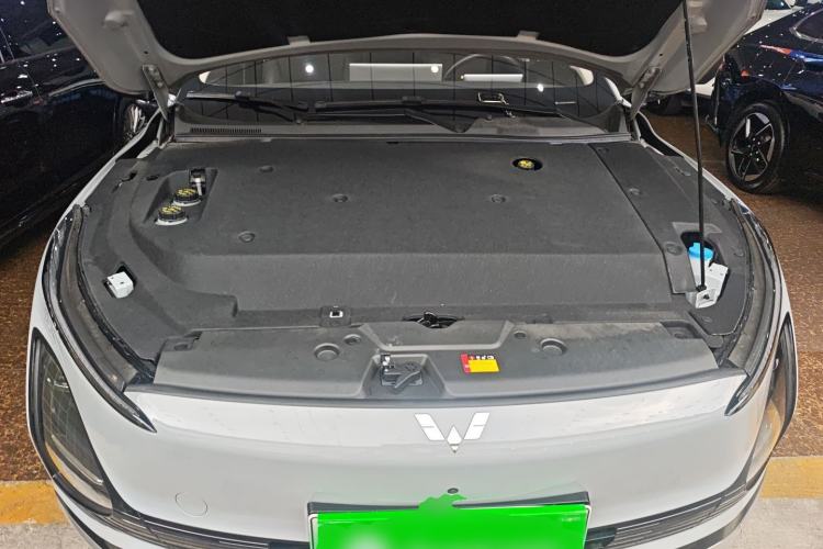 Used Wuling Xingguang 2024 Co-Creation Edition 510 Advanced Model Engine Bay