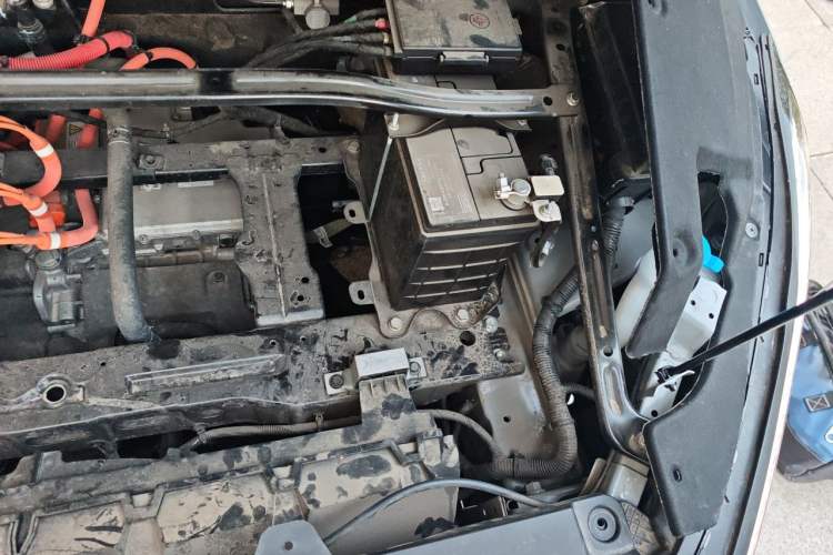 Used Wuling Xingguang 2024 Co-Creation Edition 510 Advanced Model Engine Bay Left