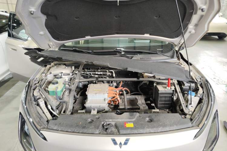 Used Wuling Xingguang 2024 Co-Creation Edition 510 Advanced Model Engine Bay