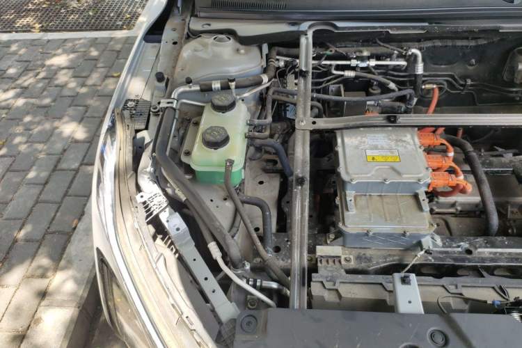 Used Wuling Xingguang 2024 Co-Creation Edition 510 Advanced Model Engine Bay Right