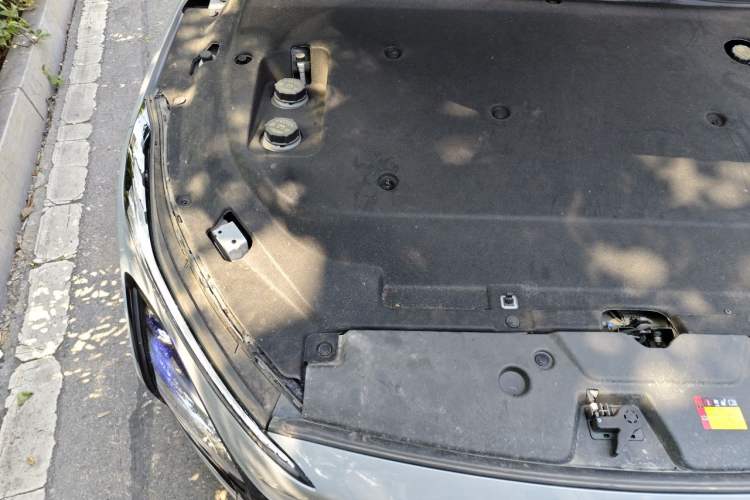 Used Wuling Xingguang 2024 Co-Creation Edition 510 Advanced Model Engine Bay Right