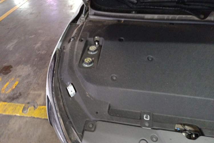 Used Wuling Xingguang 2024 Co-Creation Edition 510 Advanced Model Engine Bay Right