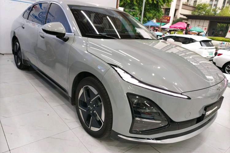 Used Wuling Xingguang 2024 Co-Creation Edition 510 Advanced Model Exterior 3