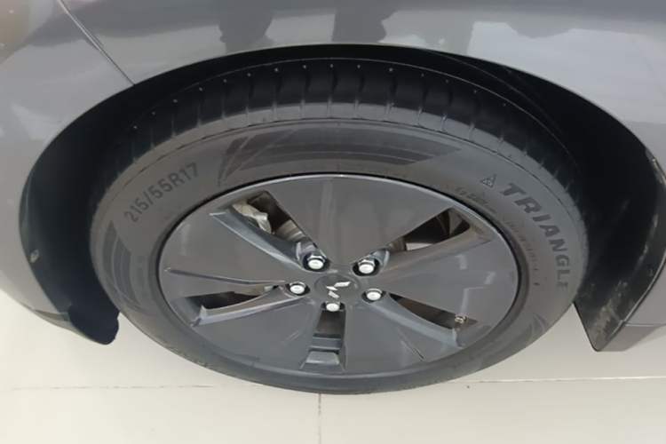 Used Wuling Xingguang 2024 Co-creation Edition 150 Standard Model Exterior 4