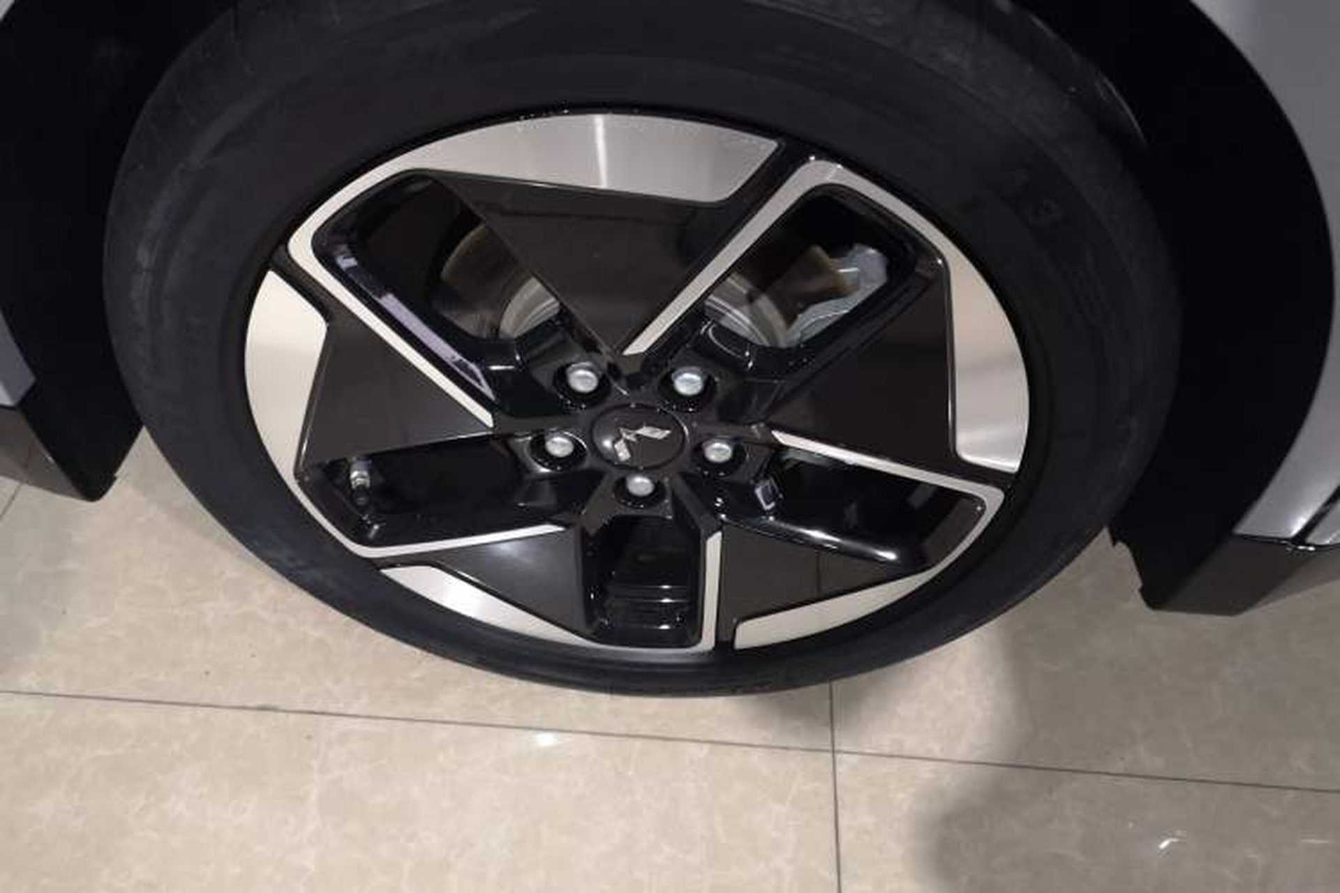 Used Wuling Xingguang 2024 Co-Creation Edition 510 Advanced Model Exterior 5