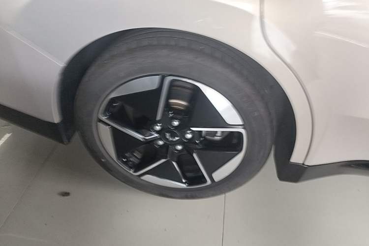Used Wuling Xingguang 2024 Co-Creation Edition 510 Advanced Model Exterior 5