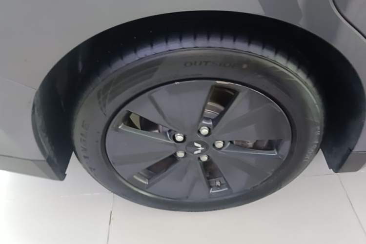 Used Wuling Xingguang 2024 Co-creation Edition 150 Standard Model Exterior 5