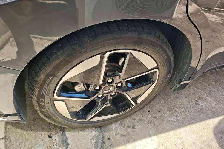 Used Wuling Xingguang 2024 Co-Creation Edition 150 Advanced Model Exterior 8