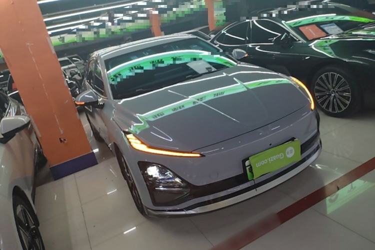 Used Wuling Xingguang 2024 Co-Creation Edition 510 Advanced Model Front Right 45 Deg