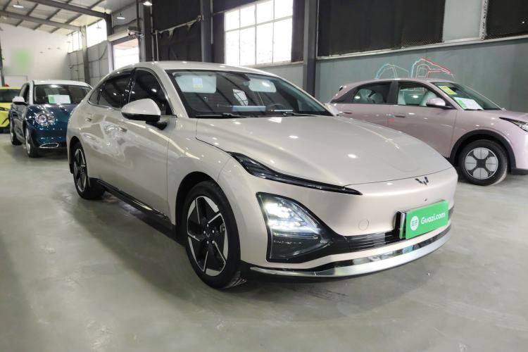 Used Wuling Xingguang 2024 Co-Creation Edition 510 Advanced Model Front Right 45 Deg