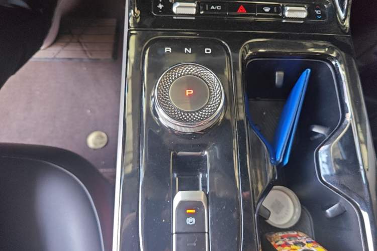Used Wuling Xingguang 2024 Co-Creation Edition 510 Advanced Model Gear Lever