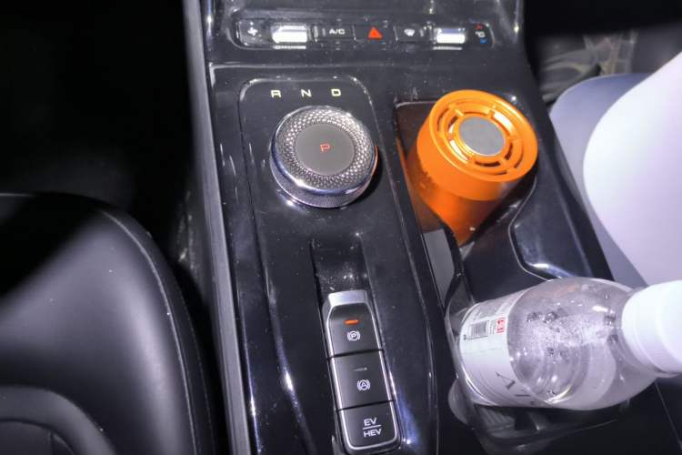 Used Wuling Xingguang 2024 Co-creation Edition 150 Standard Model Gear Lever