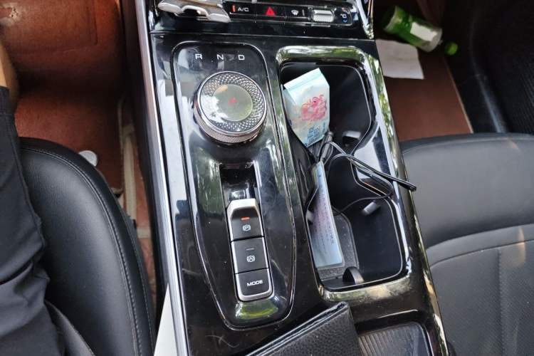 Used Wuling Xingguang 2024 Co-Creation Edition 510 Advanced Model Gear Lever