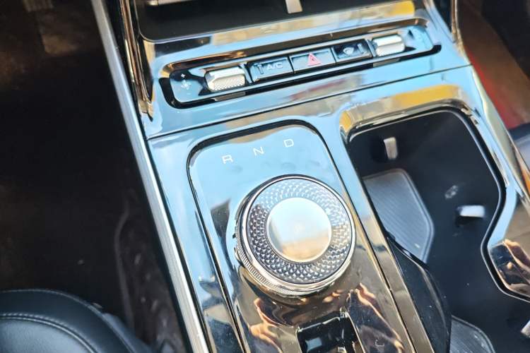 Used Wuling Xingguang 2024 Co-Creation Edition 150 Advanced Model Gear Lever