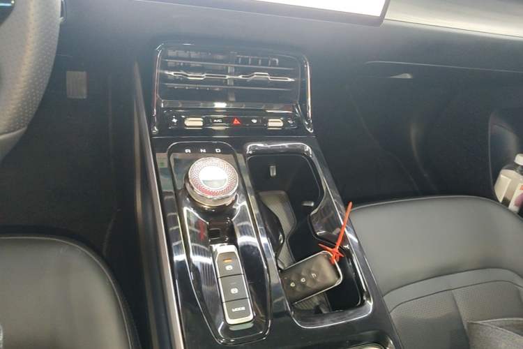 Used Wuling Xingguang 2024 Co-Creation Edition 510 Advanced Model Gear Lever