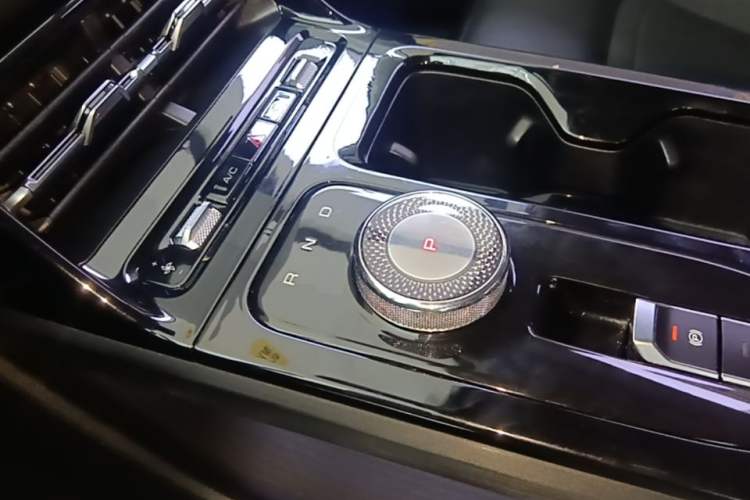Used Wuling Xingguang 2024 Co-creation Edition 150 Standard Model Gear Lever