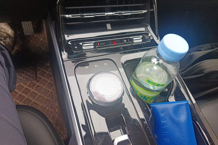 Used Wuling Xingguang 2024 Co-Creation Edition 510 Advanced Model Gear Lever