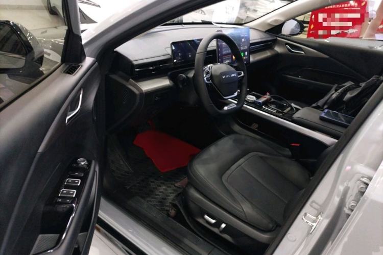 Used Wuling Xingguang 2024 Co-Creation Edition 510 Advanced Model Interior 3