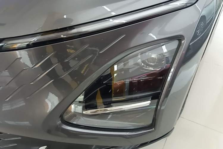 Used Wuling Xingguang 2024 Co-creation Edition 150 Standard Model Left Front Headlight