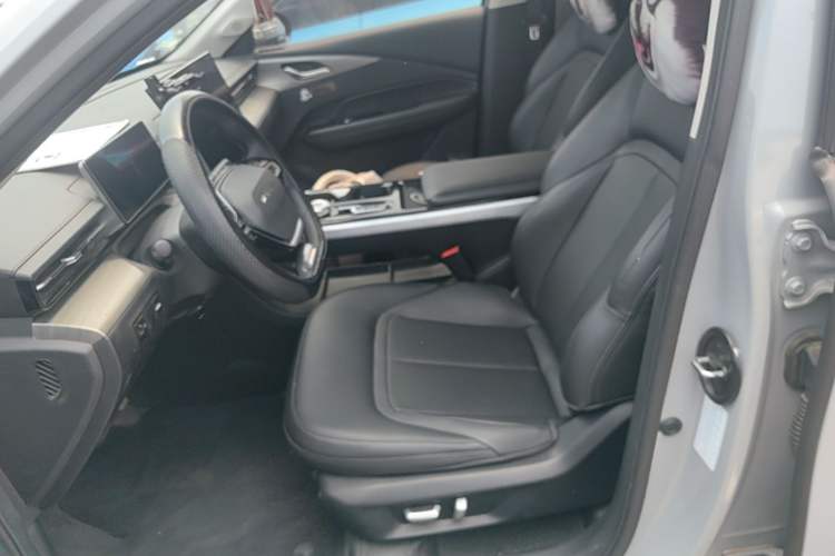 Used Wuling Xingguang 2024 Co-Creation Edition 510 Advanced Model Left Front Seat