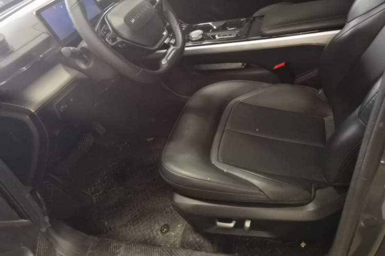 Used Wuling Xingguang 2024 Co-Creation Edition 150 Flagship Model Left Front Seat