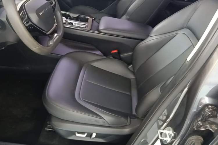 Used Wuling Xingguang 2024 Co-creation Edition 150 Standard Model Left Front Seat