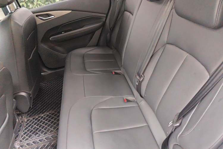 Used Wuling Xingguang 2024 Co-Creation Edition 510 Advanced Model Left Rear Seat