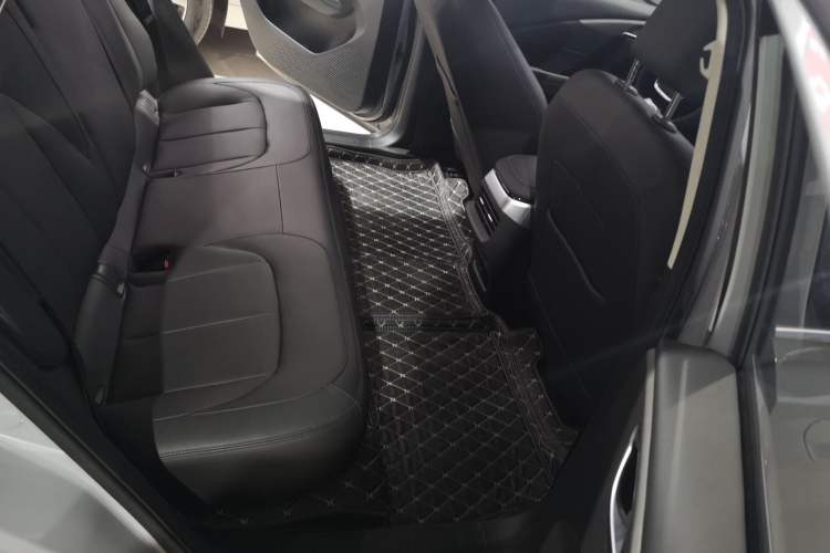 Used Wuling Xingguang 2024 Co-Creation Edition 510 Advanced Model Left Rear Seat
