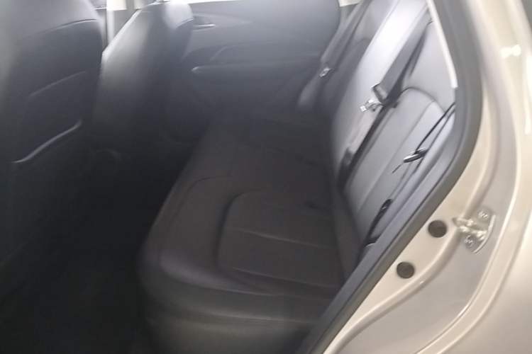 Used Wuling Xingguang 2024 Co-Creation Edition 510 Advanced Model Left Rear Seat