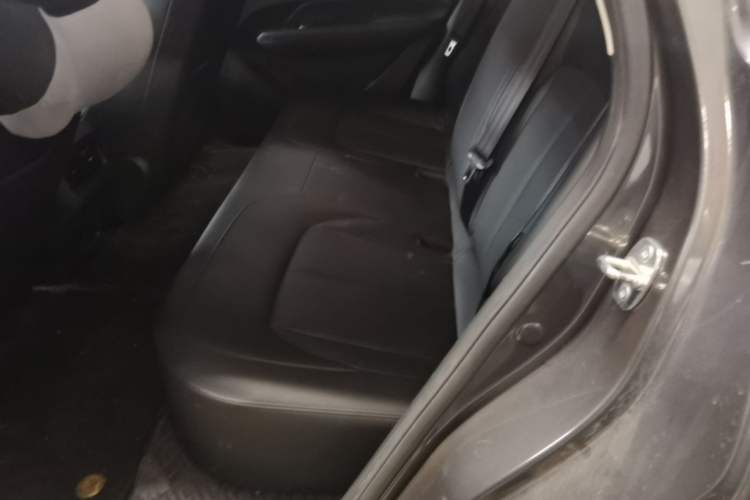 Used Wuling Xingguang 2024 Co-Creation Edition 150 Flagship Model Left Rear Seat