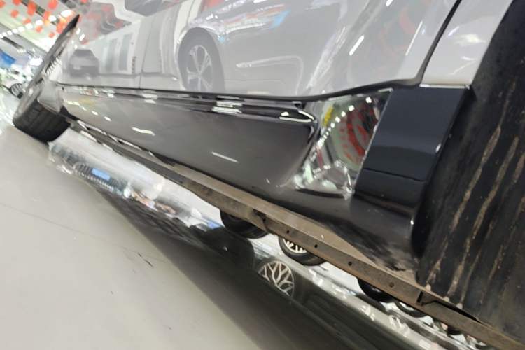 Used Wuling Xingguang 2024 Co-Creation Edition 510 Advanced Model Left Side Sill