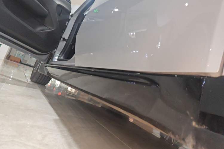 Used Wuling Xingguang 2024 Co-Creation Edition 510 Advanced Model Left Side Sill