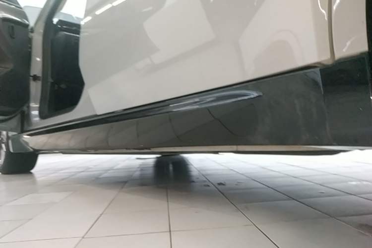 Used Wuling Xingguang 2024 Co-Creation Edition 510 Advanced Model Left Side Sill