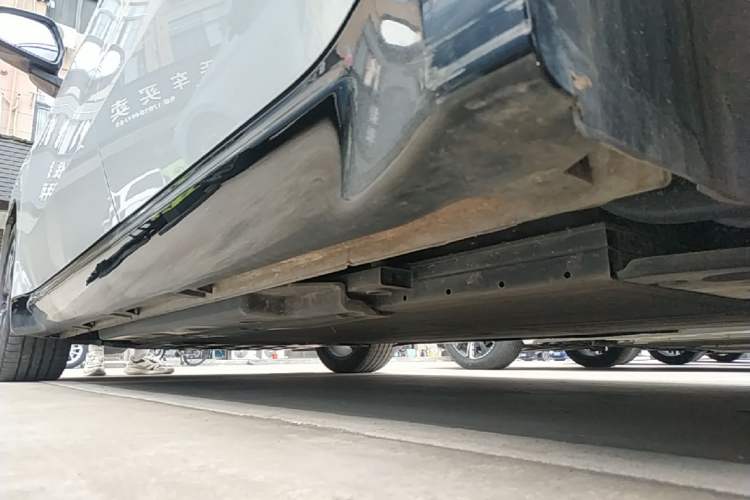 Used Wuling Xingguang 2024 Co-Creation Edition 510 Advanced Model Left Side Sill