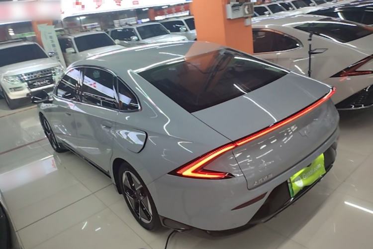 Used Wuling Xingguang 2024 Co-Creation Edition 510 Advanced Model Rear Left 45 Deg