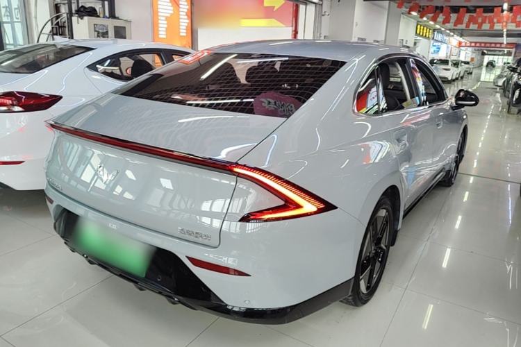 Used Wuling Xingguang 2024 Co-Creation Edition 510 Advanced Model Rear Right 45 Deg