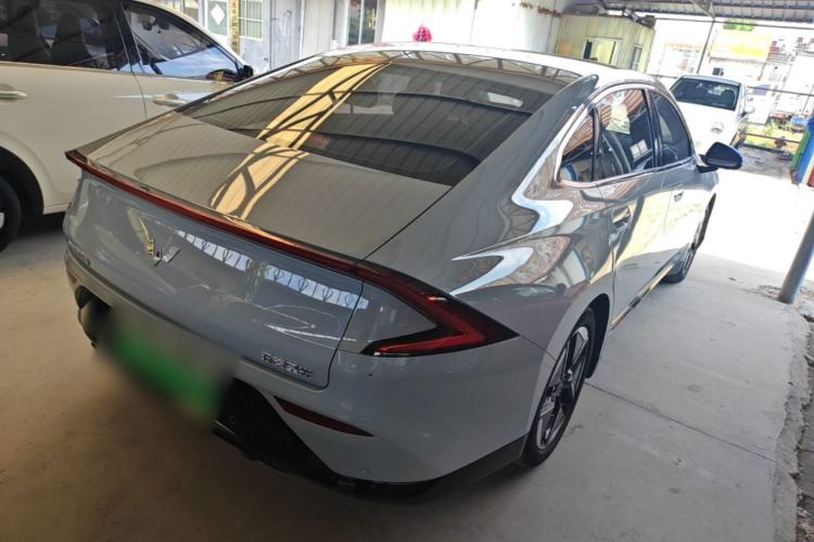 Used Wuling Xingguang 2024 Co-Creation Edition 510 Advanced Model Rear Right 45 Deg