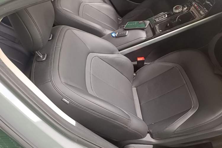 Used Wuling Xingguang 2024 Co-Creation Edition 510 Advanced Model Right Front Seat